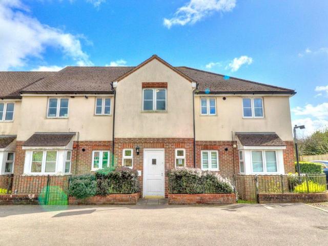 Flat for sale in Stokenchurch, Buckinghamshire