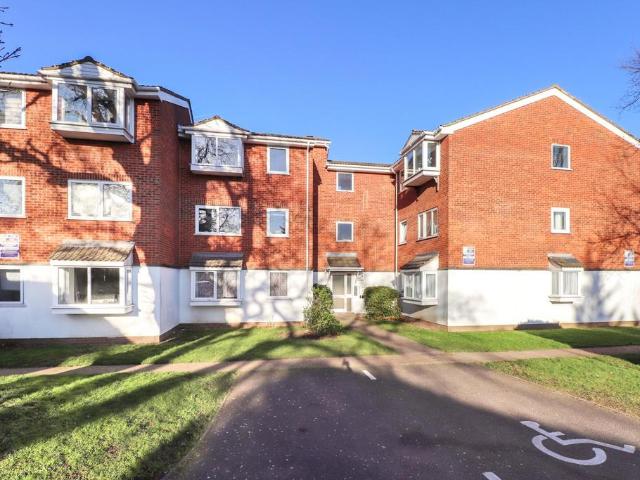 Flat for sale in Belvedere, Greater London