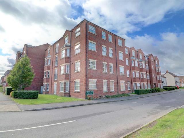 Flat for sale in Elmdon, West Midlands