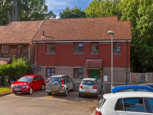 Flat for sale in Horsham, West Sussex