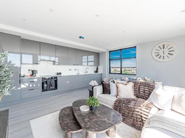 Flat for sale in Greater London