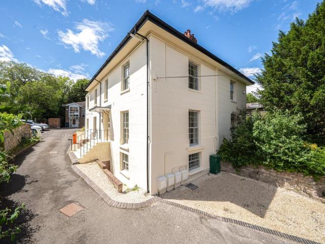 Flat for sale in Fulflood, Hampshire