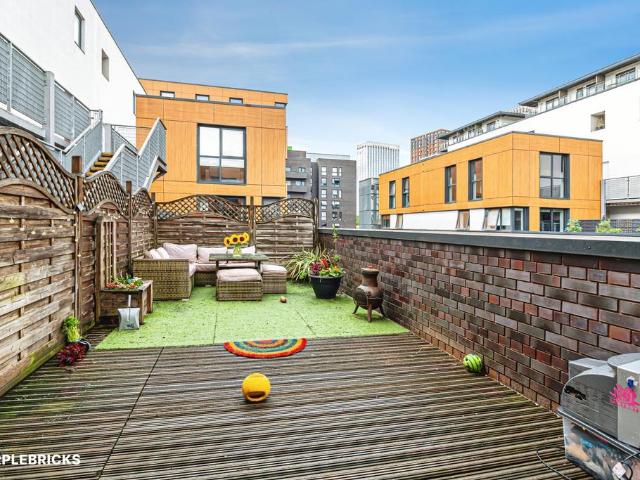 Flat for sale in Georgia, Greater Manchester