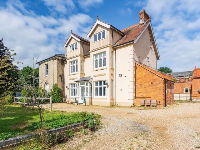 Flat for sale in Comers, Norfolk