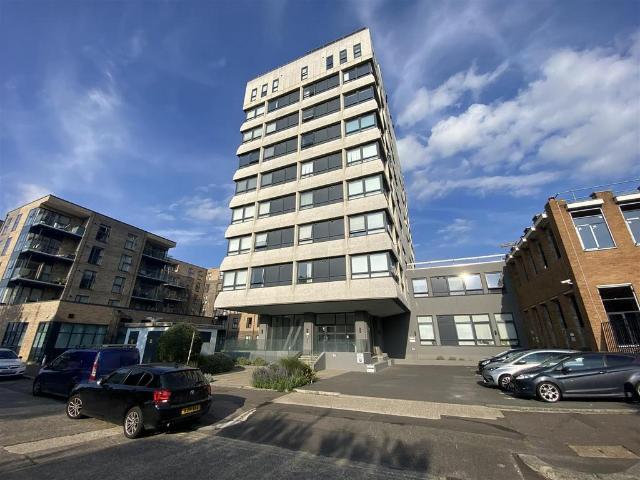 Flat for sale in West Worthing, Worthing
