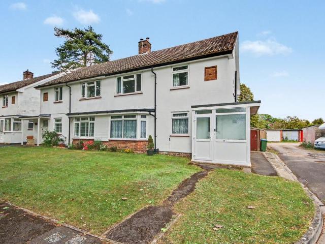 Flat for sale in Thornhill Park, City Of Southampton