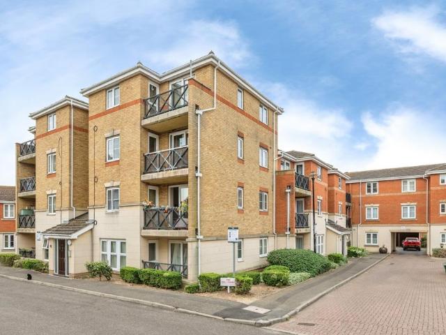 Flat for sale in Kursaal Estate, Alton Barnes