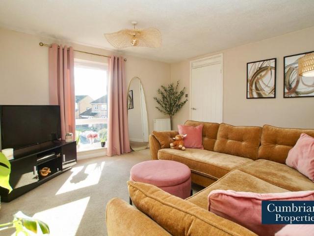 Flat for sale in Fell Lane