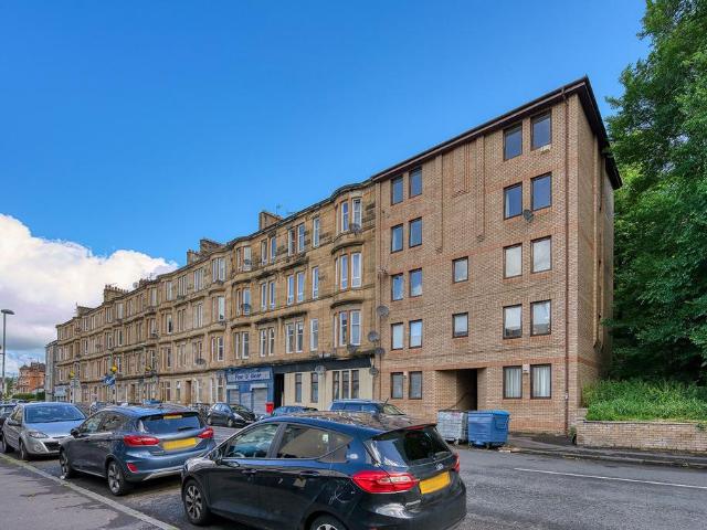 Flat for sale in Shawmoss, Langside