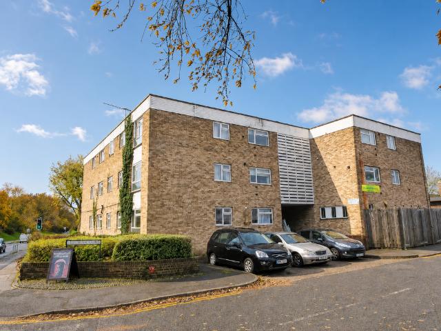 Flat for sale in Horsell, Woking