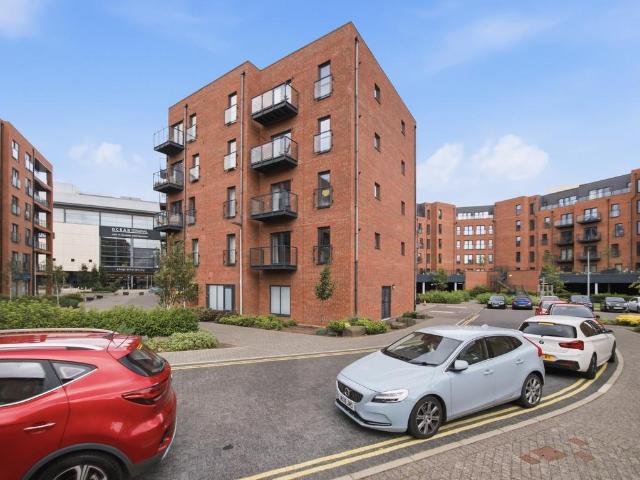 Flat for sale in North Leith, Leith