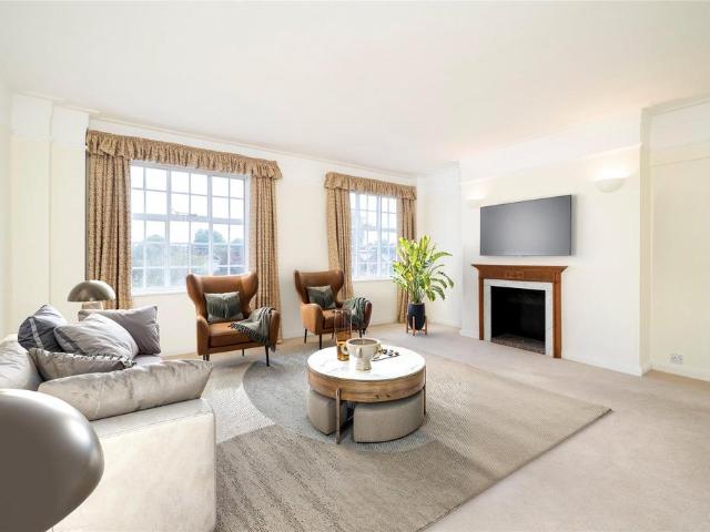 Flat for sale in Chelsea, Greater London