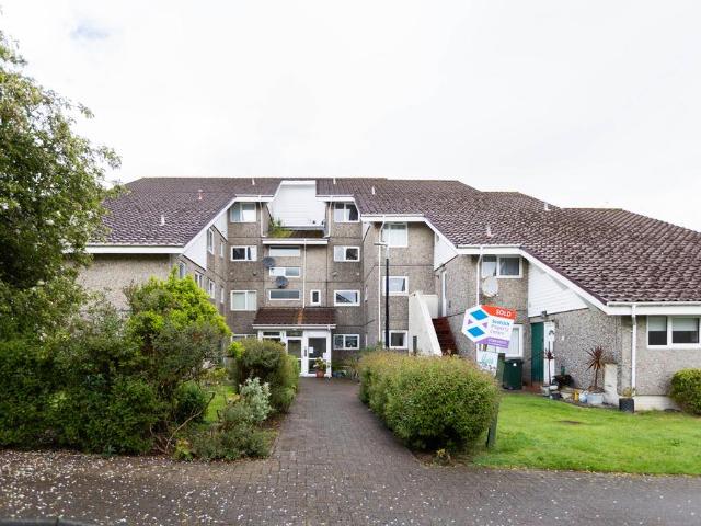 Flat for sale in Kirn, Scotland