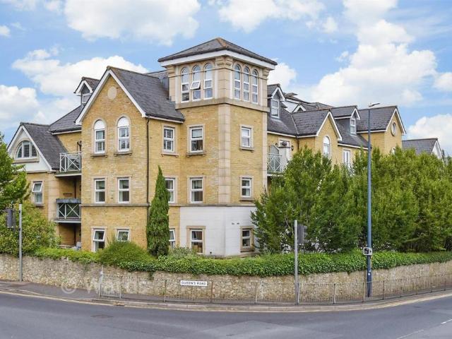 Flat for sale in Ringlestone, Midway
