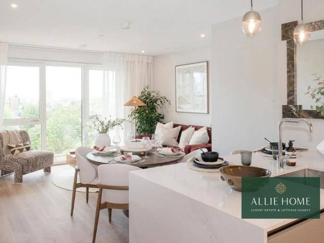 Flat for sale in Bromley-by-Bow, Mile End