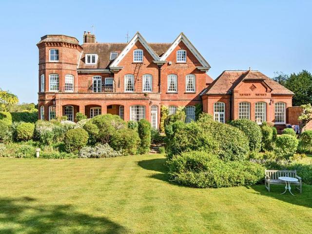 Flat for sale in Shalford, Westborough