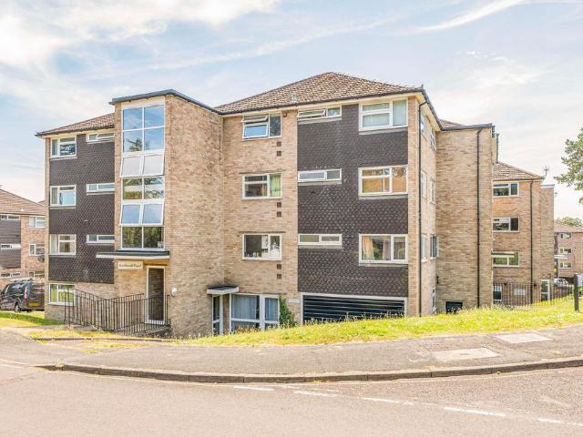 Flat for sale in Harestock, Hampshire