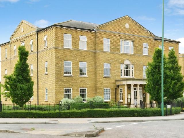 Flat for sale in Long Ditton, Elmbridge