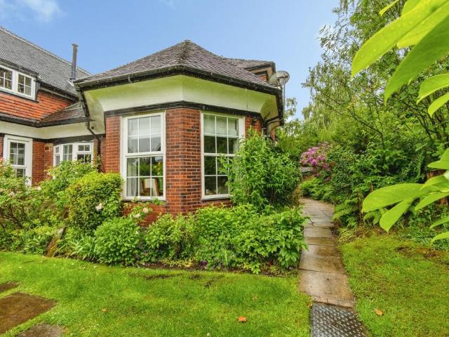 Flat for sale in Disley
