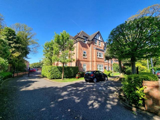 Flat for sale in Ashton upon Mersey, Trafford Park