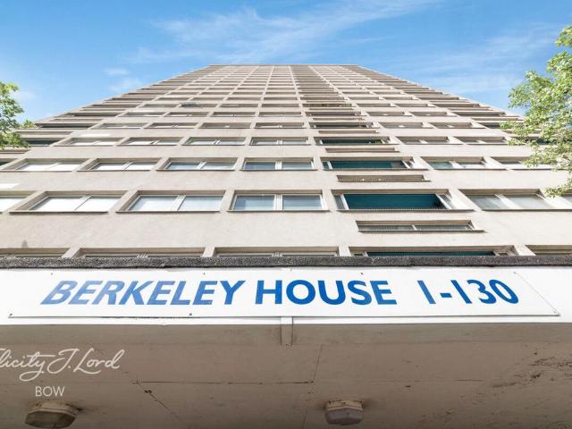 Flat for sale in Bromley-by-Bow, Bow