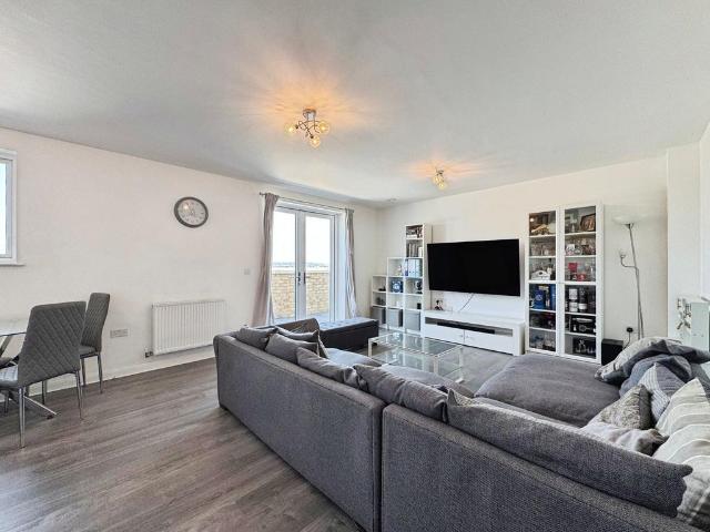 Flat for sale in Colindale, Greater London