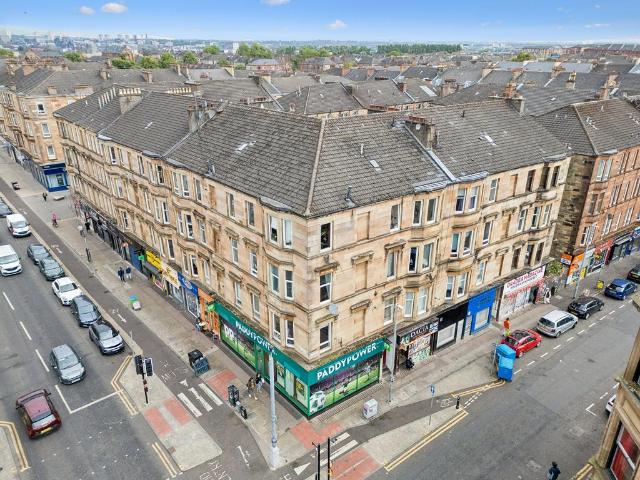 Flat for sale in Crosshill, Scotland