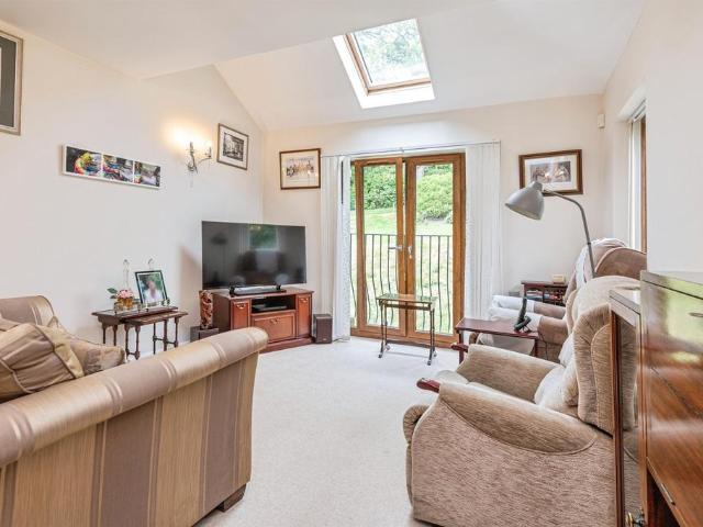 Flat for sale in Holme Valley, Holmfirth