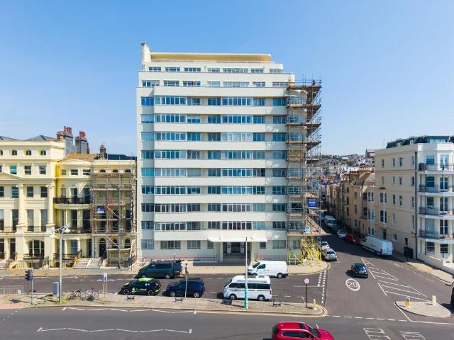 Flat for sale in Brunswick