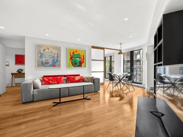 Flat for sale in St Clement Danes, Greater London