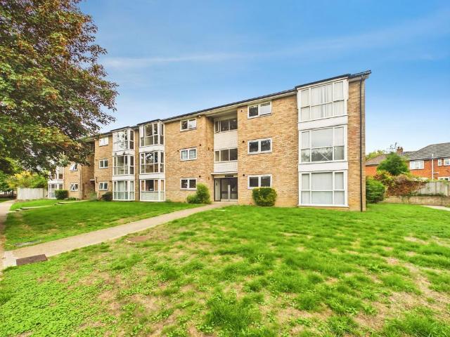 Flat for sale in New Town, Horsham