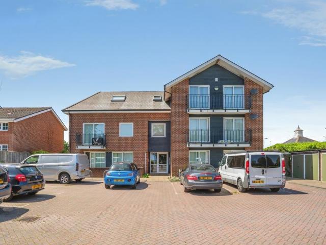 Flat for sale in Spring Vale, Hampshire