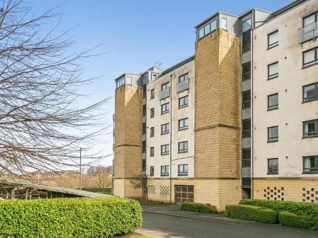 Flat for sale in Leith Links, Scotland