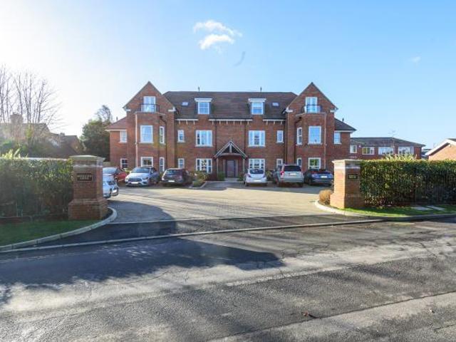 Flat for sale in Amersham