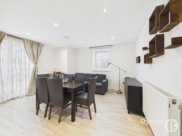Flat for sale in Greater London