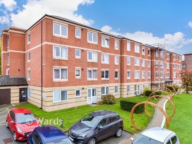 Flat for sale in Vinters Park, Midway