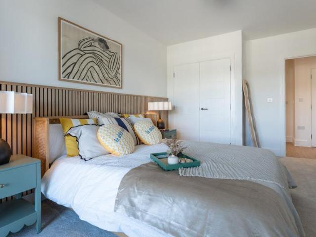 Flat for sale in The Quarry, Greater London