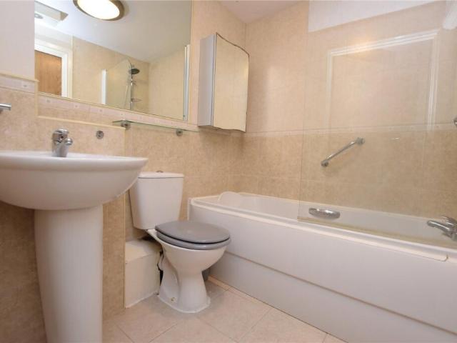 Flat for sale in Park Villas, Leeds