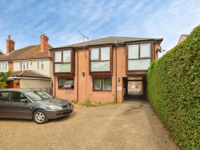 Flat for sale in Walton, Aylesbury