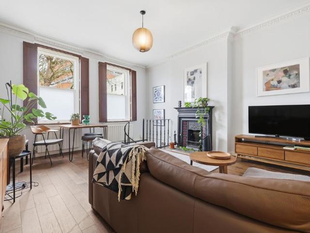 Flat for sale in St. George in the East, Greater London