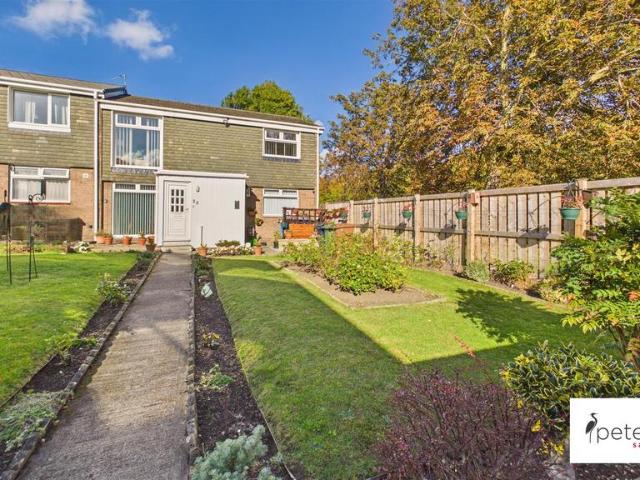 Flat for sale in Moorside, Sunderland