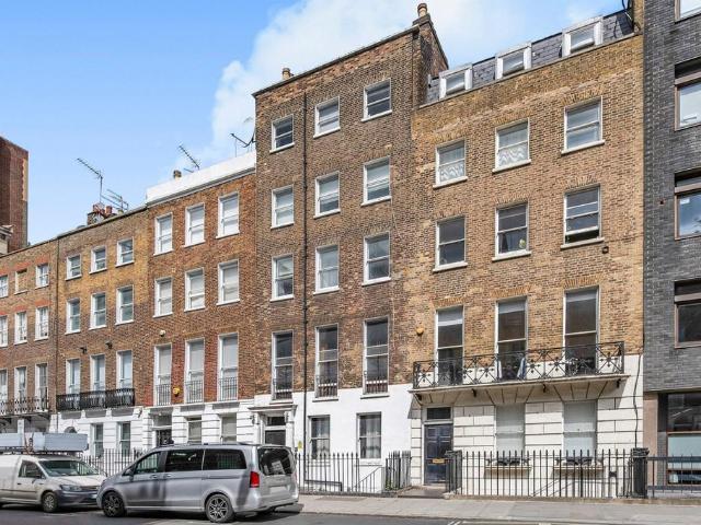 Flat for sale in Marylebone, Greater London