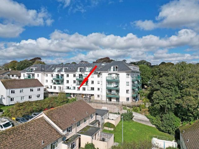 Flat for sale in Moresk, Penweathers