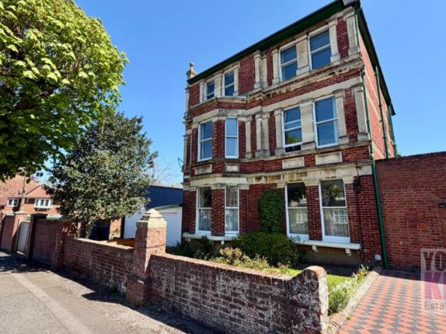 Flat for sale in Folkestone