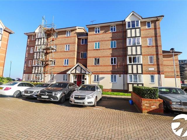 Flat for sale in Northumberland Heath, Greater London