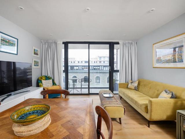 Flat for sale in Spike Island, Feckenham