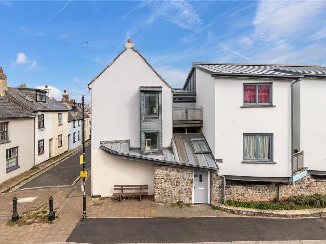 Flat for sale in Strode, Devon