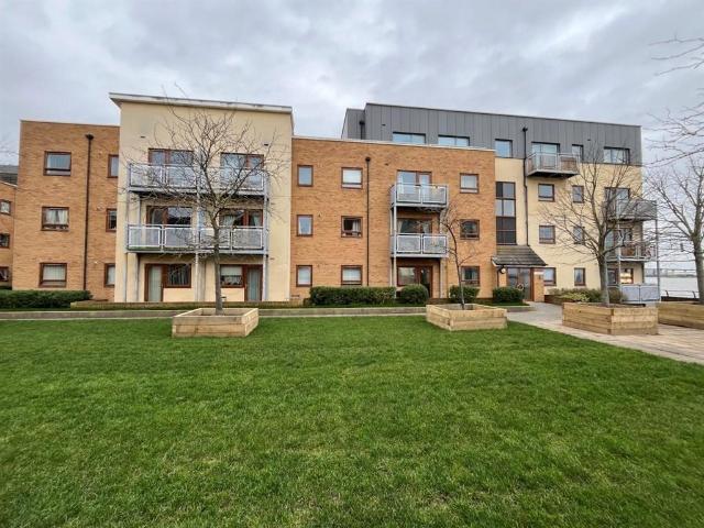 Flat for sale in Swanscombe and Greenhithe, Monks Orchard
