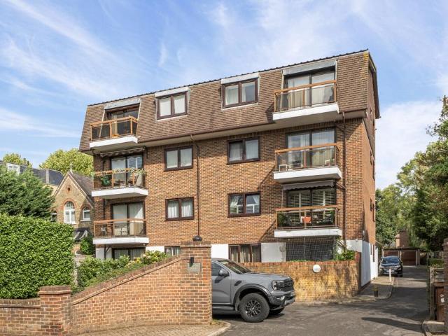 Flat for sale in London Borough of Bromley, Greater London
