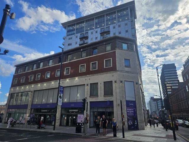 Flat for sale in Arena Quarter, Leeds
